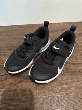 Nike Omni Multi Court Shoes